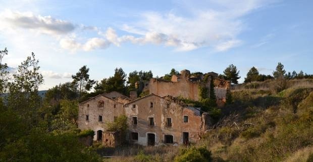 Pueblo abandonado en España